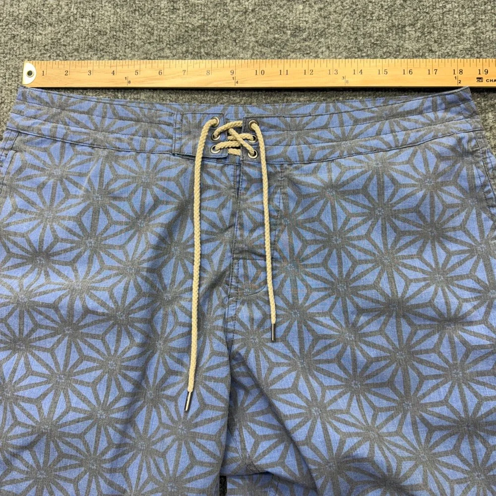 Faherty Brand Men Blue Geometric Starburst Recycled Board Shorts Size 35